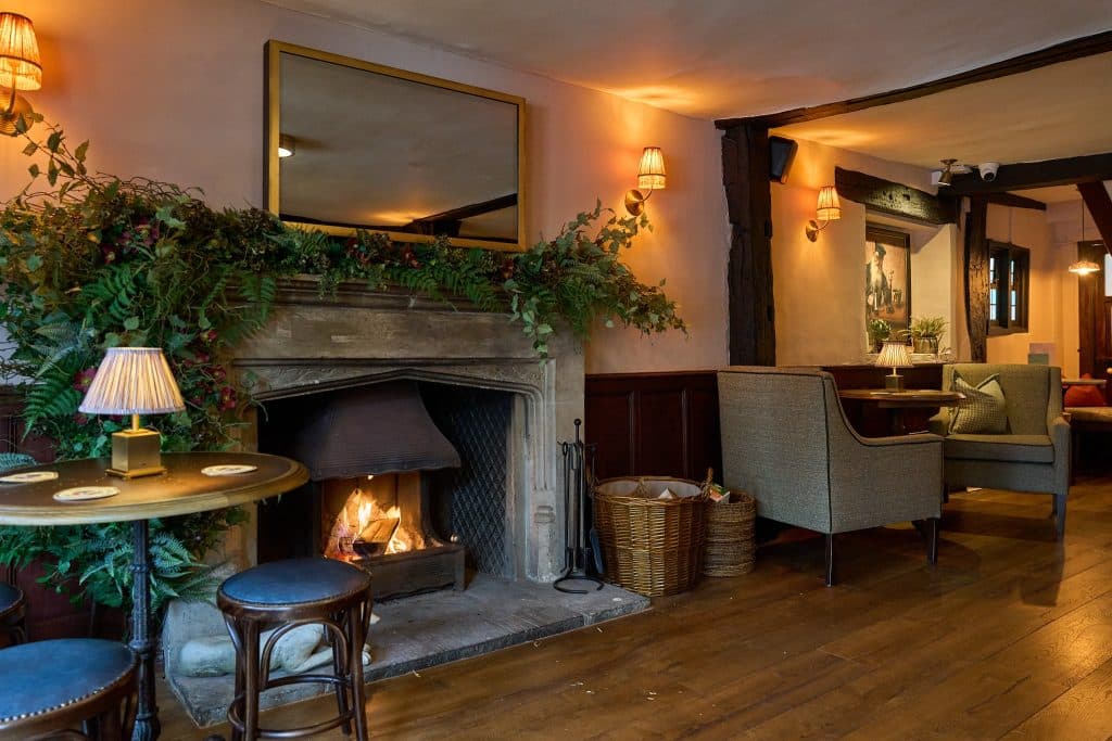 heartwood-inns-the white-horse-dorking-christmas-fireplace