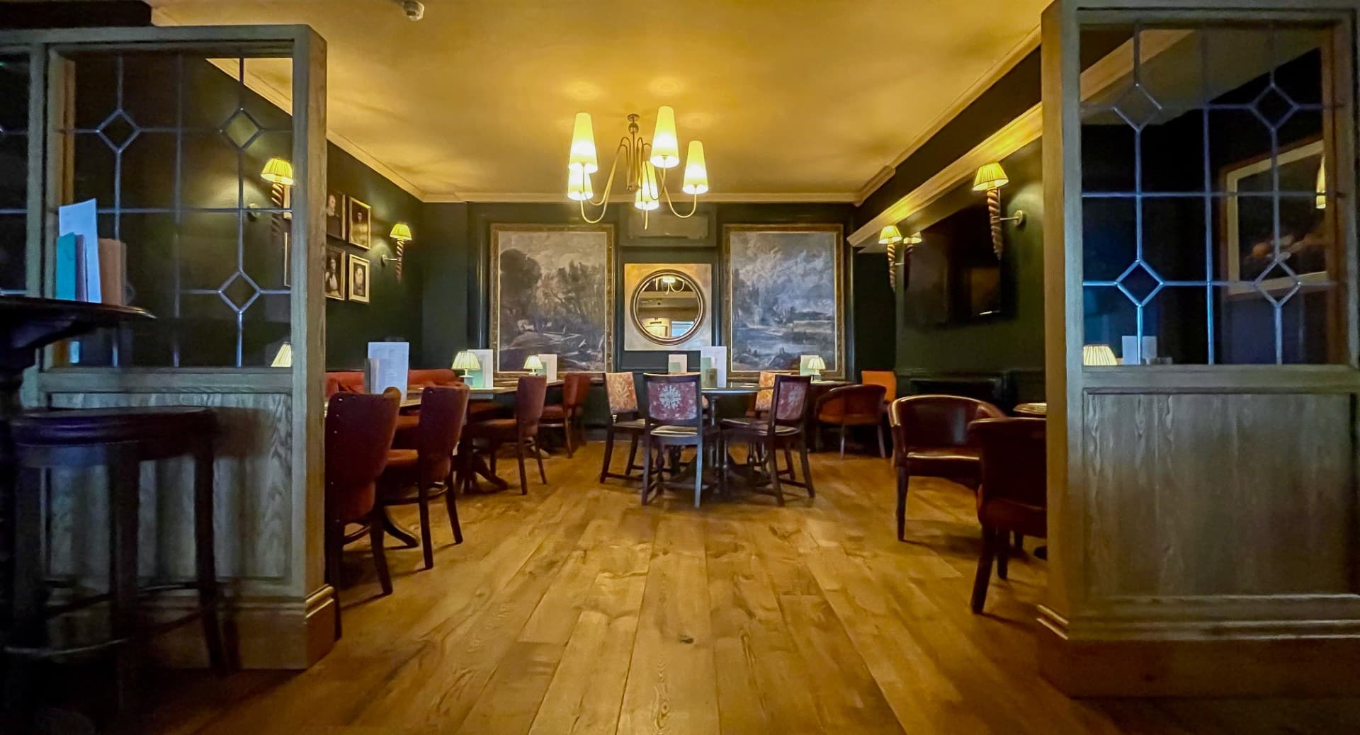 the-white-horse-dorking-the-picture-room